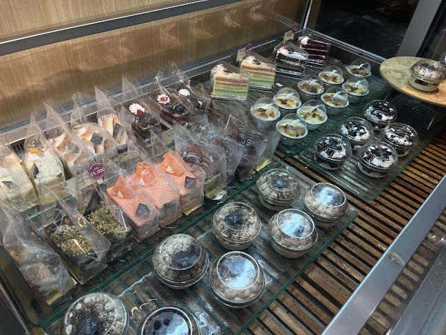 Royal Plaza, Jl. Ahmad Yani, Wonokromo, Kec. Wonokromo, Surabaya, Jawa Timur 60243