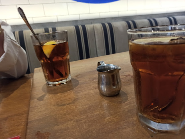 Fish & Co. - Tunjungan Plaza 5 - Gastronomi dan perhotelan