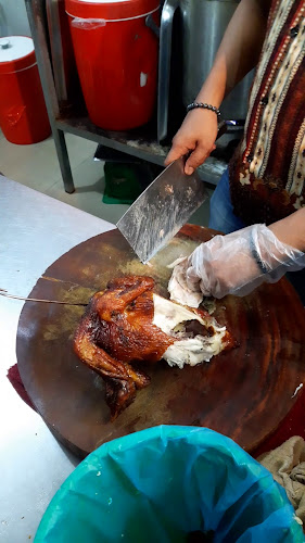 Opinii despre Nasi Ayam Hainam Budi Siang Malam în Kota Batam - Gastronomi dan perhotelan