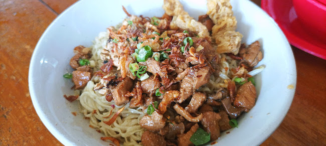 Jl. Yos Sudarso No.11, Melayu, Kec. Singkawang Bar., Kota Singkawang, Kalimantan Barat 79122