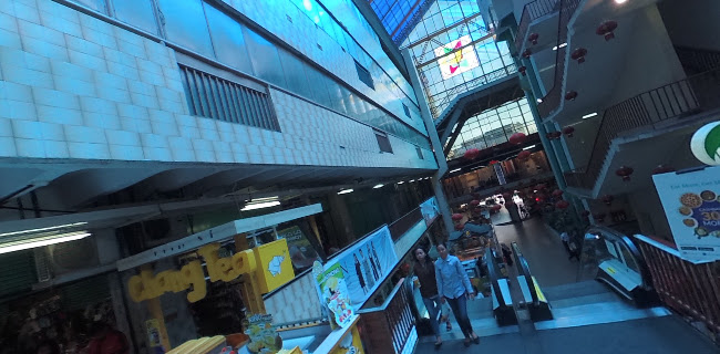 Opinii despre Pasar Atom în Surabaya - Gastronomi dan perhotelan