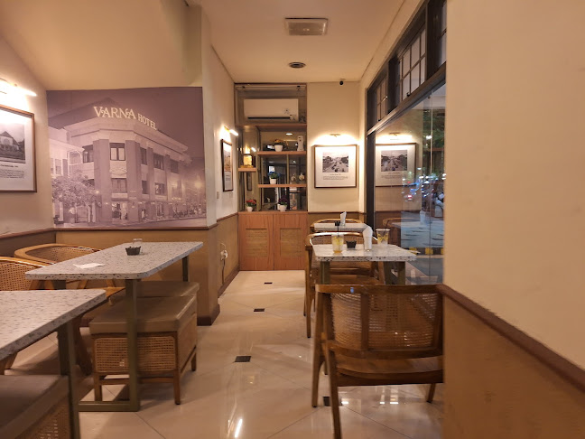 Comentarii opinii despre Moji Cafe & Tongkrongan