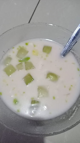 Opinii despre Es oyen suegerrr pak ji în Surabaya - Gastronomi dan perhotelan