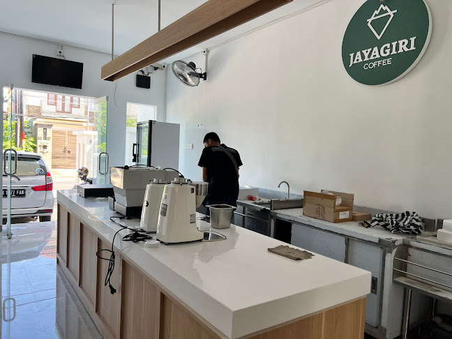 Opinii despre Jayagiri Coffee în Kota Denpasar - Gastronomi dan perhotelan