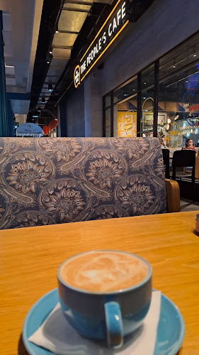 Opinii despre The People's Cafe în Kota Makassar - Gastronomi dan perhotelan