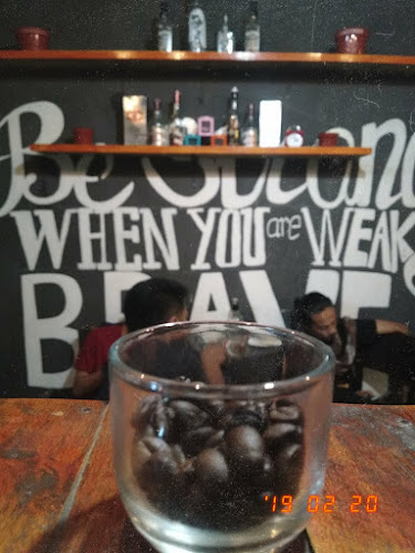 CATRO - Cafe Trotoar - Kota Makassar