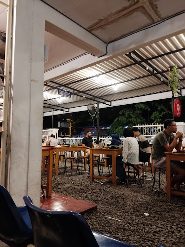 Warung Cari Makan - Gastronomi dan perhotelan
