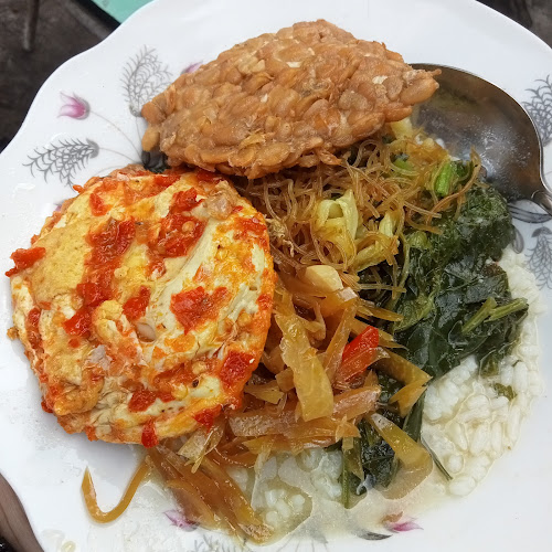 Warung Makan Bu Marni(ꦮꦫꦸꦁꦩꦏꦤ꧀ꦧꦸꦩꦂꦤꦶ) - Kota Yogyakarta