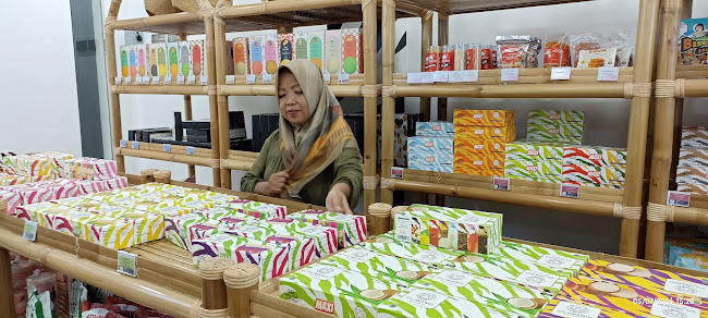 Comentarii opinii despre Siliwangi Bolu Kukus Pajajaran Pamulang