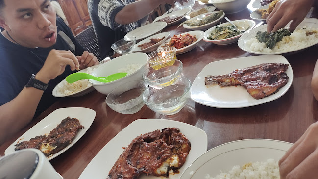 Rumah Makan Kiambang