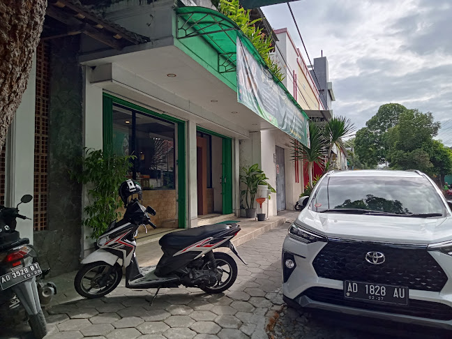 Jl. Imam Bonjol No.17, Keprabon, Kec. Ps. Kliwon, Kota Surakarta, Jawa Tengah 57131