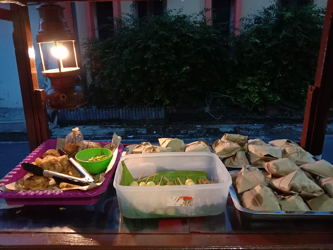 Waroeng kopiQu "wKj" MADIUN - Gastronomi dan perhotelan