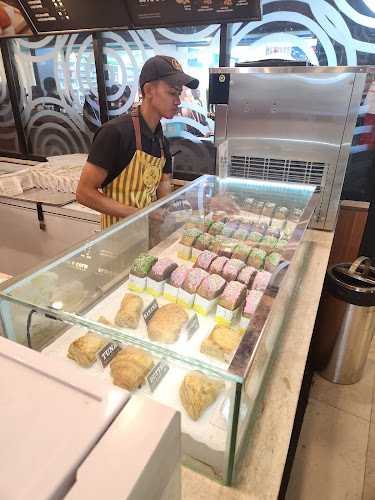 Jl. Adiyaksa No.24, Pandang, Kec. Panakkukang, Kota Makassar, Sulawesi Selatan 90231