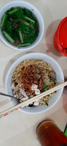 Opinii despre Gaya Tunggal în Kota Bogor - Gastronomi dan perhotelan