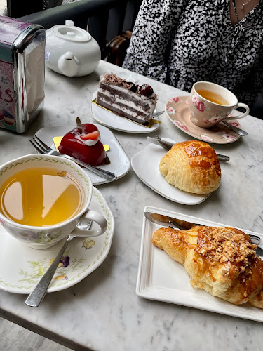 Opinii despre Sam's Pattiserie, Boulangerie, and Desserts în Kota Medan - Gastronomi dan perhotelan