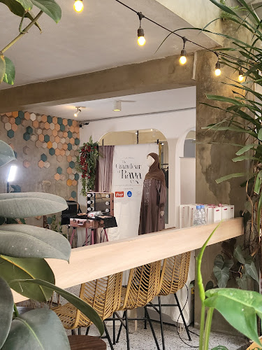 Jl. Ciliwung No.17, Cihapit, Kec. Bandung Wetan, Kota Bandung, Jawa Barat 40114