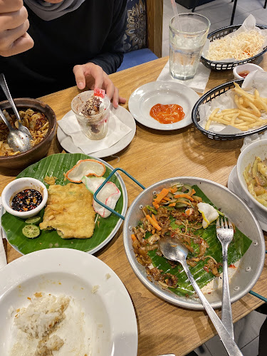 The People's Cafe - Gastronomi dan perhotelan