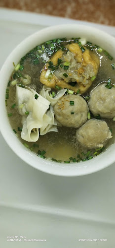 Opinii despre Sentra Wisata Kuliner Wiyung în Surabaya - Gastronomi dan perhotelan