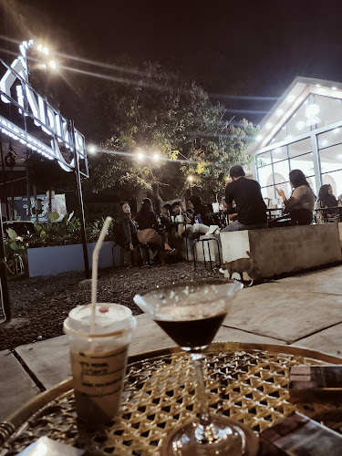 RINDANG COFFEE AND EATERY - Gastronomi dan perhotelan