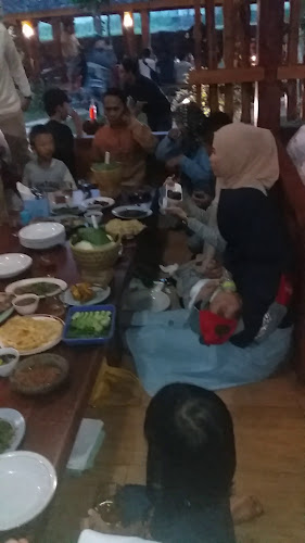 Opinii despre RM. Saung Jembar în Kab. Tasikmalaya - Gastronomi dan perhotelan