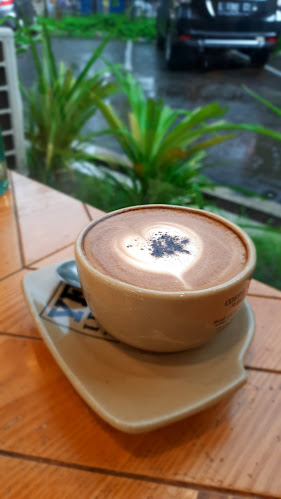 Opinii despre Coffee Toffee Airlangga Corner în Surabaya - Gastronomi dan perhotelan