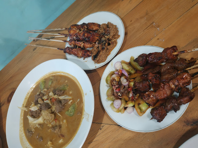 Opinii despre Sate Tongseng Pasutri în Kota Tangerang Selatan - Gastronomi dan perhotelan