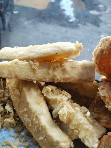 Opinii despre pondok gorengan dan sarapan în Kota Padang - Gastronomi dan perhotelan