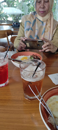 Dadi's Coffee Garden - Gastronomi dan perhotelan