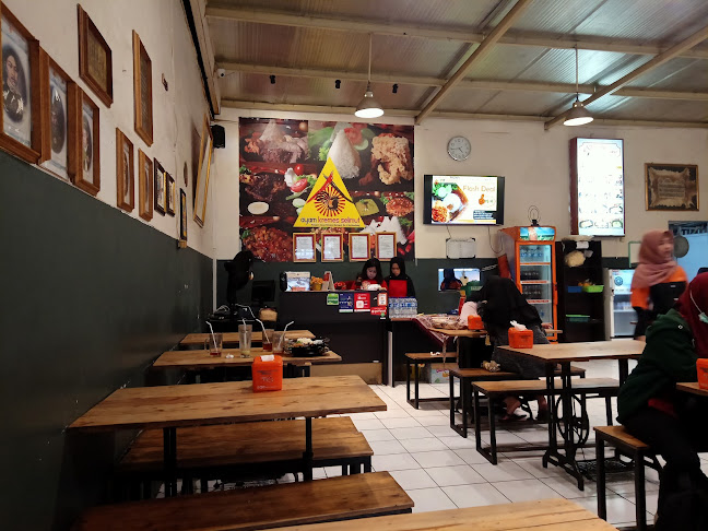 Ayam Kremes Selimut WR Pusat - Gastronomi dan perhotelan