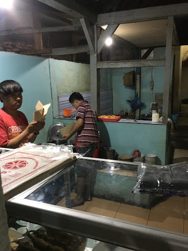 Comentarii opinii despre Warung Makan "Bu Alvy"