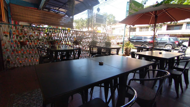 Zaitun Shisha & Coffee - Gastronomi dan perhotelan