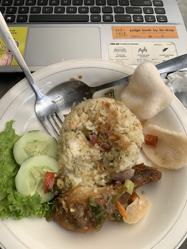 Jl. Anjasmoro No.49, Kepanjen Lor, Kec. Kepanjenkidul, Kota Blitar, Jawa Timur 66117