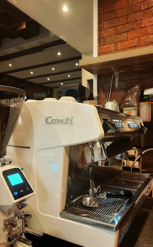 Driving Kafene and Drinkery - Gastronomi dan perhotelan