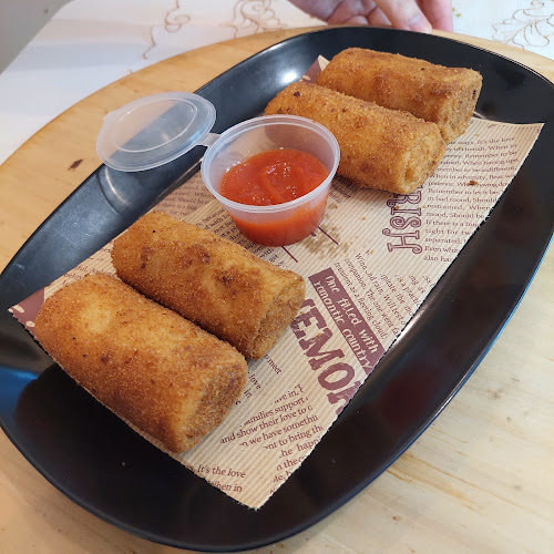 Opinii despre RUMAH KUE POYA în Kota Batam - Gastronomi dan perhotelan