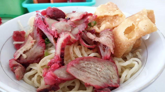 Opinii despre Rumah Makan Dofior în Kota Sorong - Gastronomi dan perhotelan