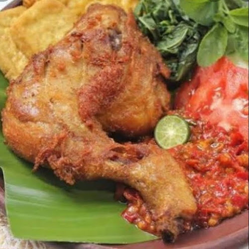 Rumah makan & Pemancingan Hj. Aten Sutan