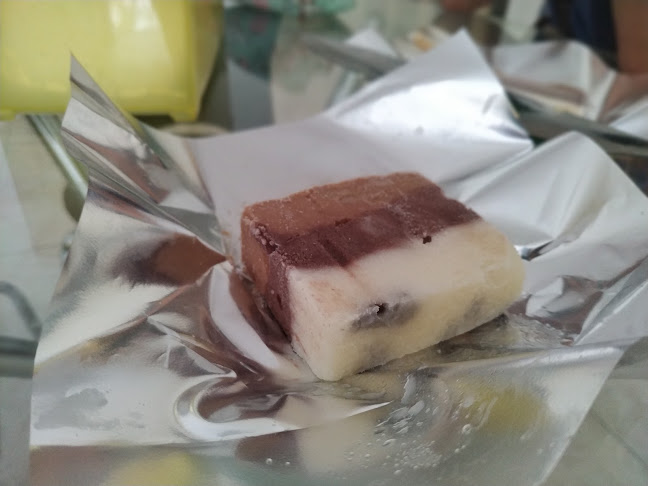 Es Krim dan Salon Mahkota - Kota Magelang