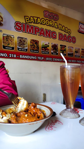Opinii despre Batagor & Baso Simpang Dago (BSD) în Kota Bandung - Gastronomi dan perhotelan