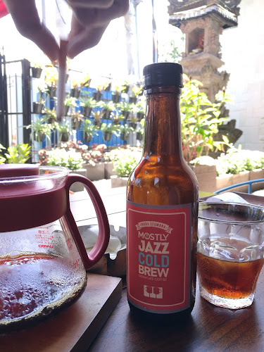 Opinii despre Mostly Jazz Brew în Kota Denpasar - Gastronomi dan perhotelan