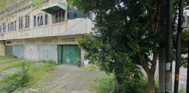 Opinii despre AYAM PENYET BUK DESI în Kota Medan - Gastronomi dan perhotelan