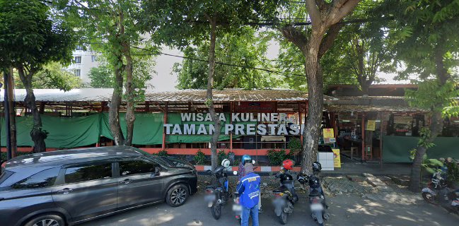 Opinii despre Sentra Wisata Kuliner Taman Prestasi în Surabaya - Gastronomi dan perhotelan