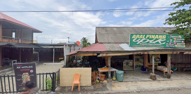 Arai pinang Upik depan tugu asean