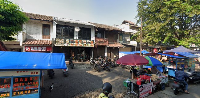 Tukang Serabi kayu bakar