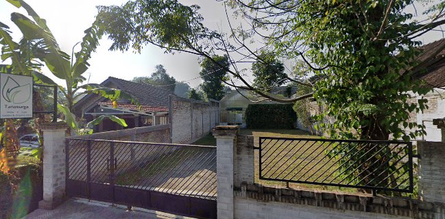 Tanasurga restaurant, cafe, garden and less waste organic store