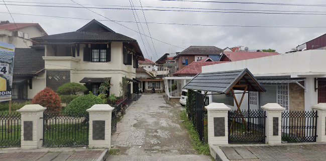 Cherry Mart Bukittinggi - Gastronomi dan perhotelan