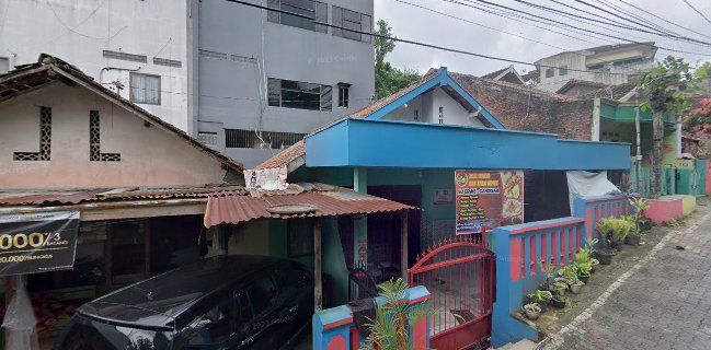 Nasi goreng dan ayam gepuk Bu Erwe - Gastronomi dan perhotelan