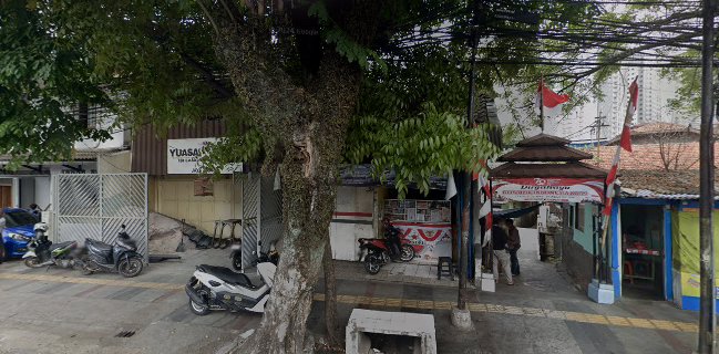 Gg. Sukarisi, Hegarmanah, Kec. Cidadap, Kota Bandung, Jawa Barat 40141